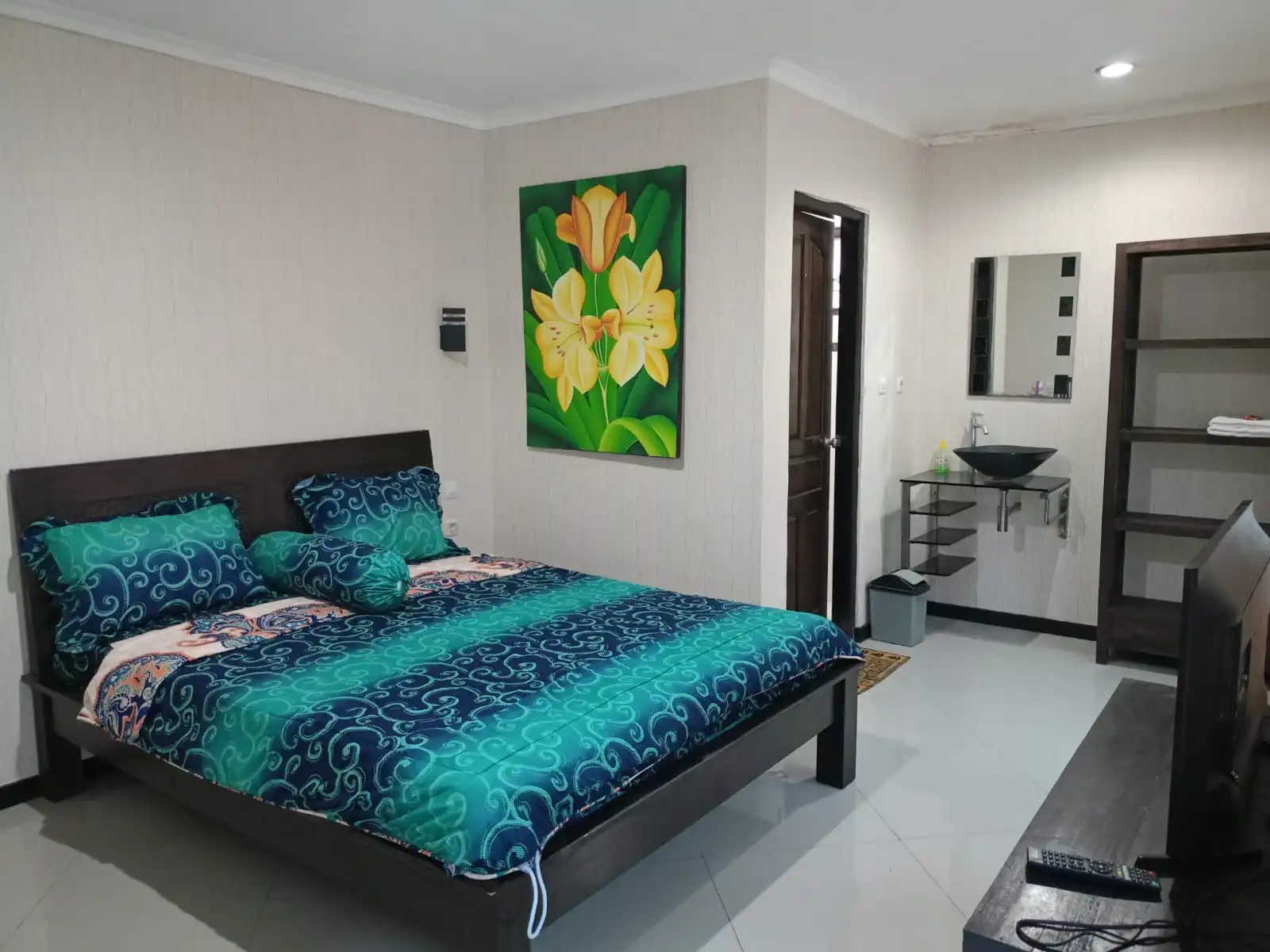 Studio Apartment